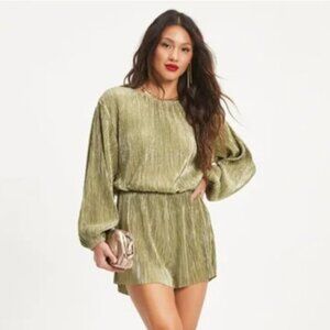 VICI Women's Good Vibes Only Plisse Metallic Romper Sage Green Gold‎ Size Small